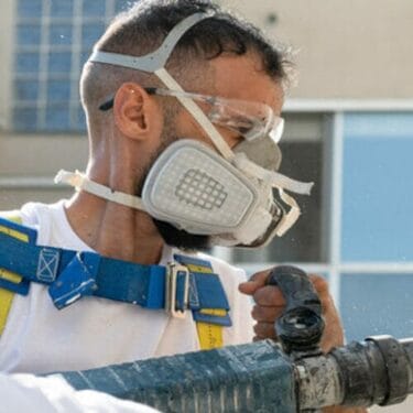 building renewal worker